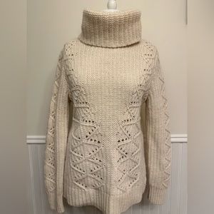 Banana Republic; Size: M; Color: Ivory/Cream